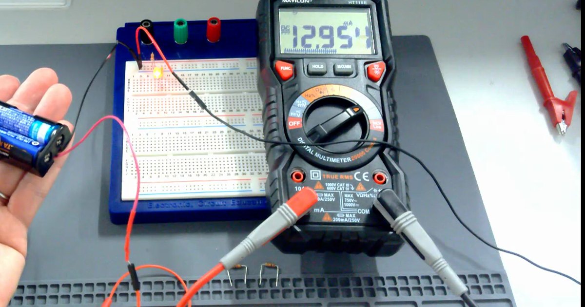 100Ωのときの電流。テスターの表示は12.9mA
